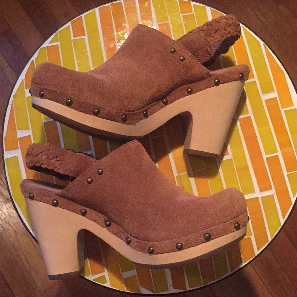 Ugg clogs